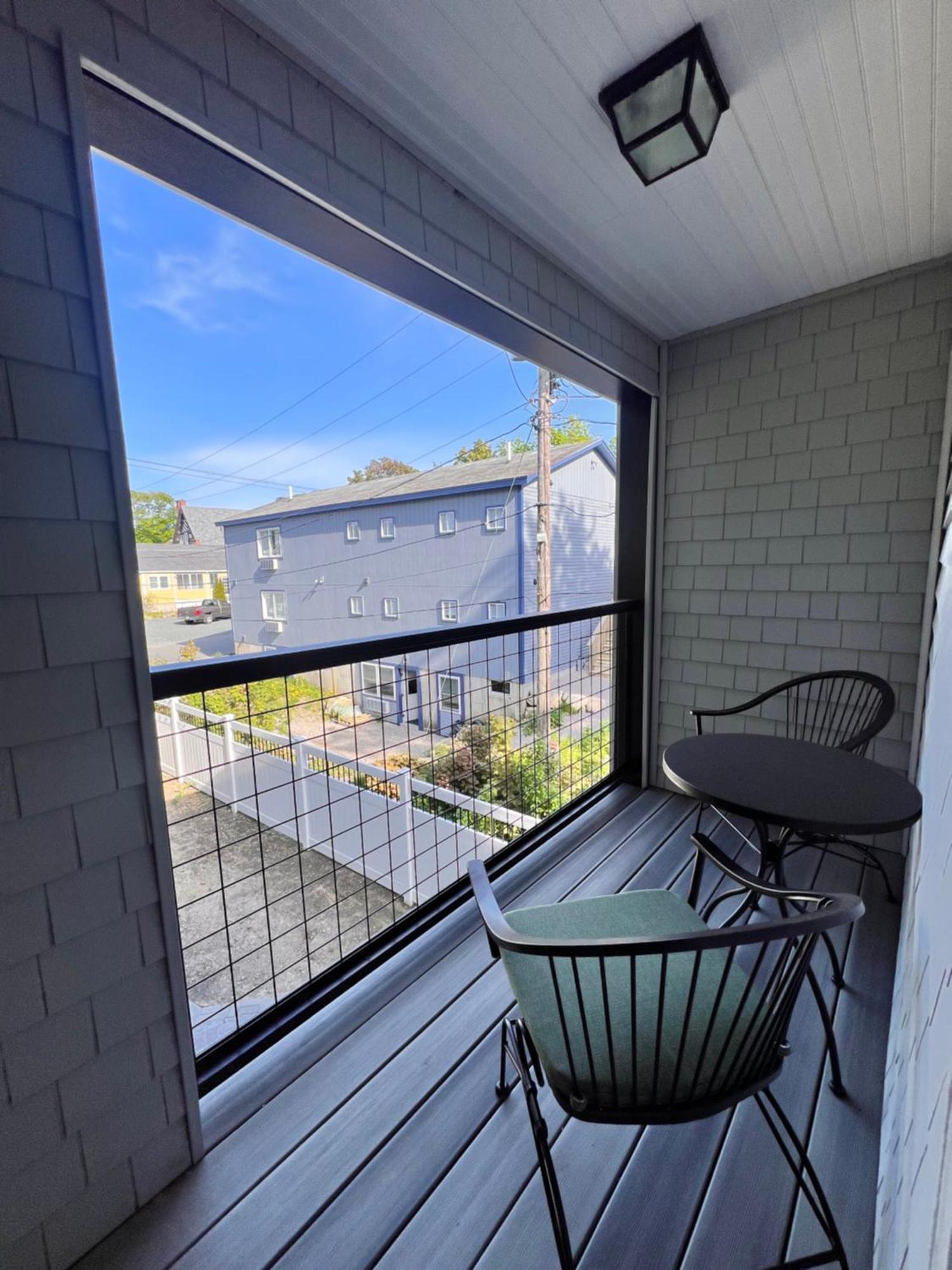 Canterbury Suites B&B บาร์ฮาเบอร์ ภายนอก รูปภาพ